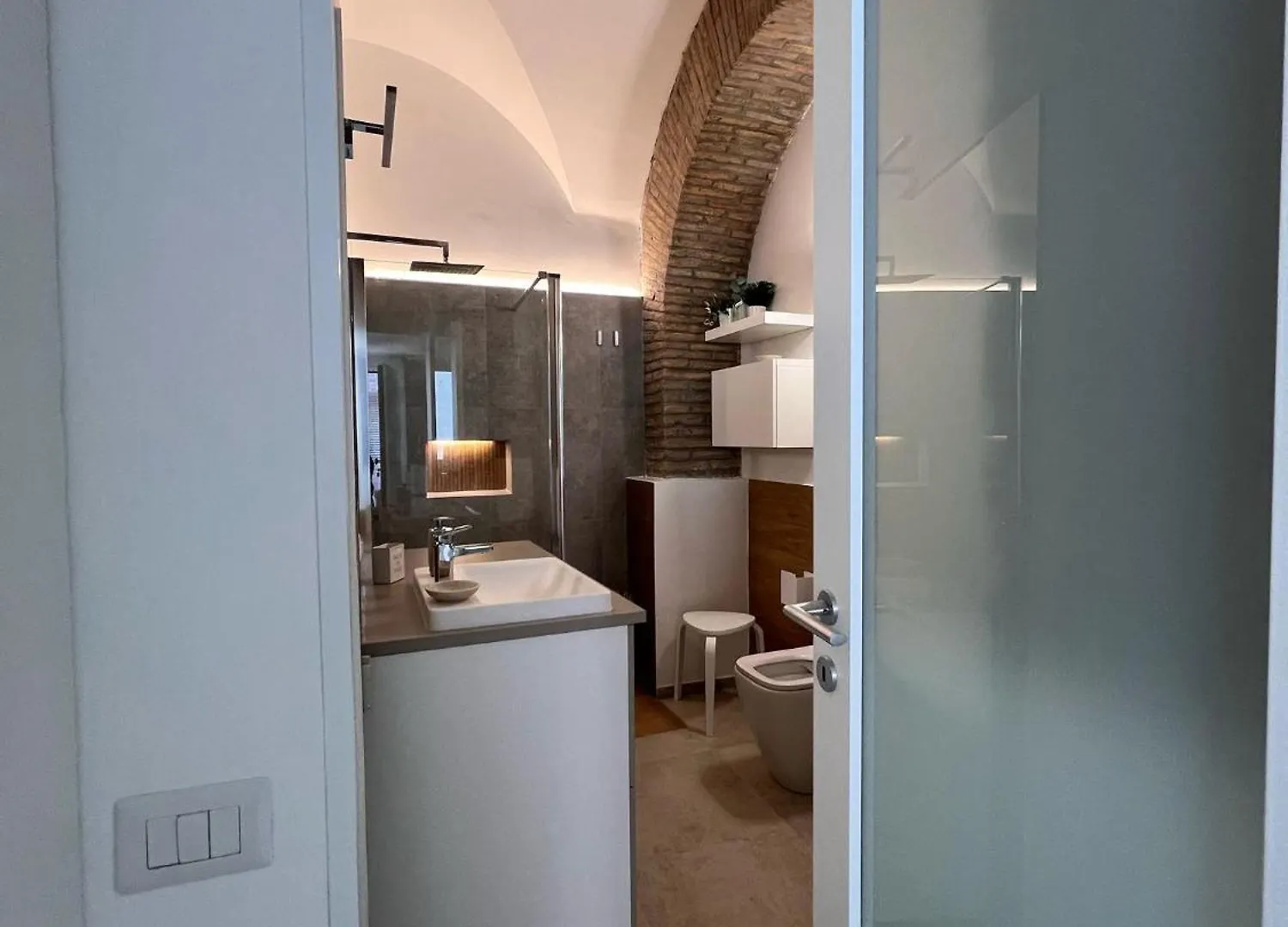 Divine Terrace Stylish Apartment St Peter רומא
